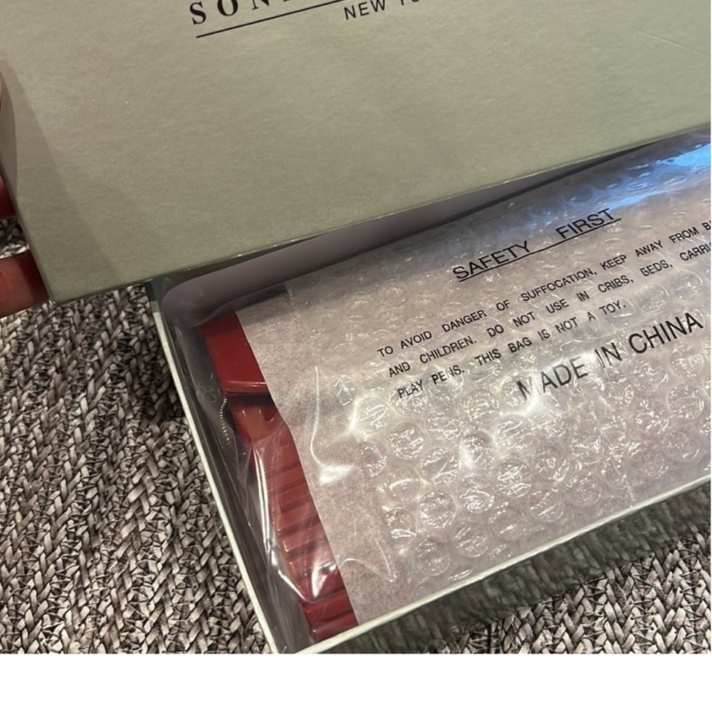 Red Lucite Resin Hard Clutch with Chain inside-boutique - Picture 11 of 12